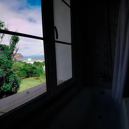 Garden's Nest - East בית נופש Conceicao (Faial)